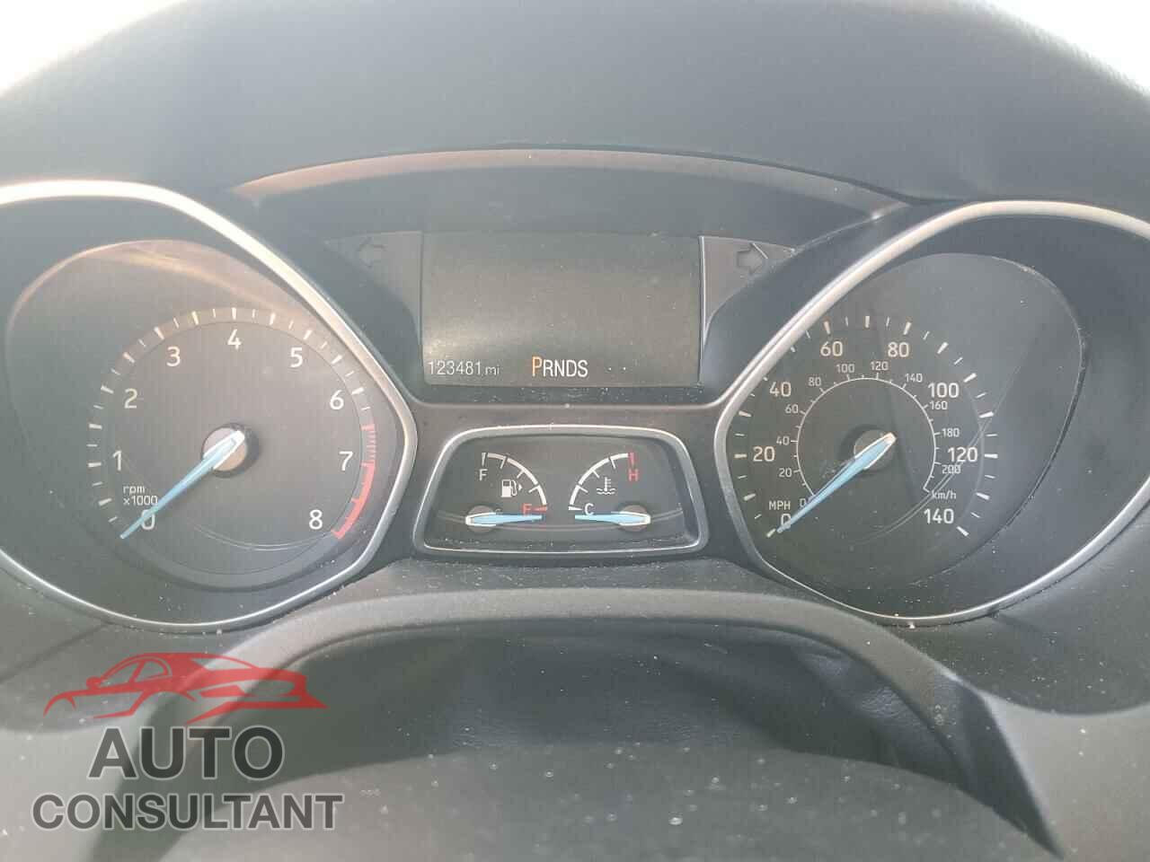FORD FOCUS 2015 - 1FADP3F25FL258972