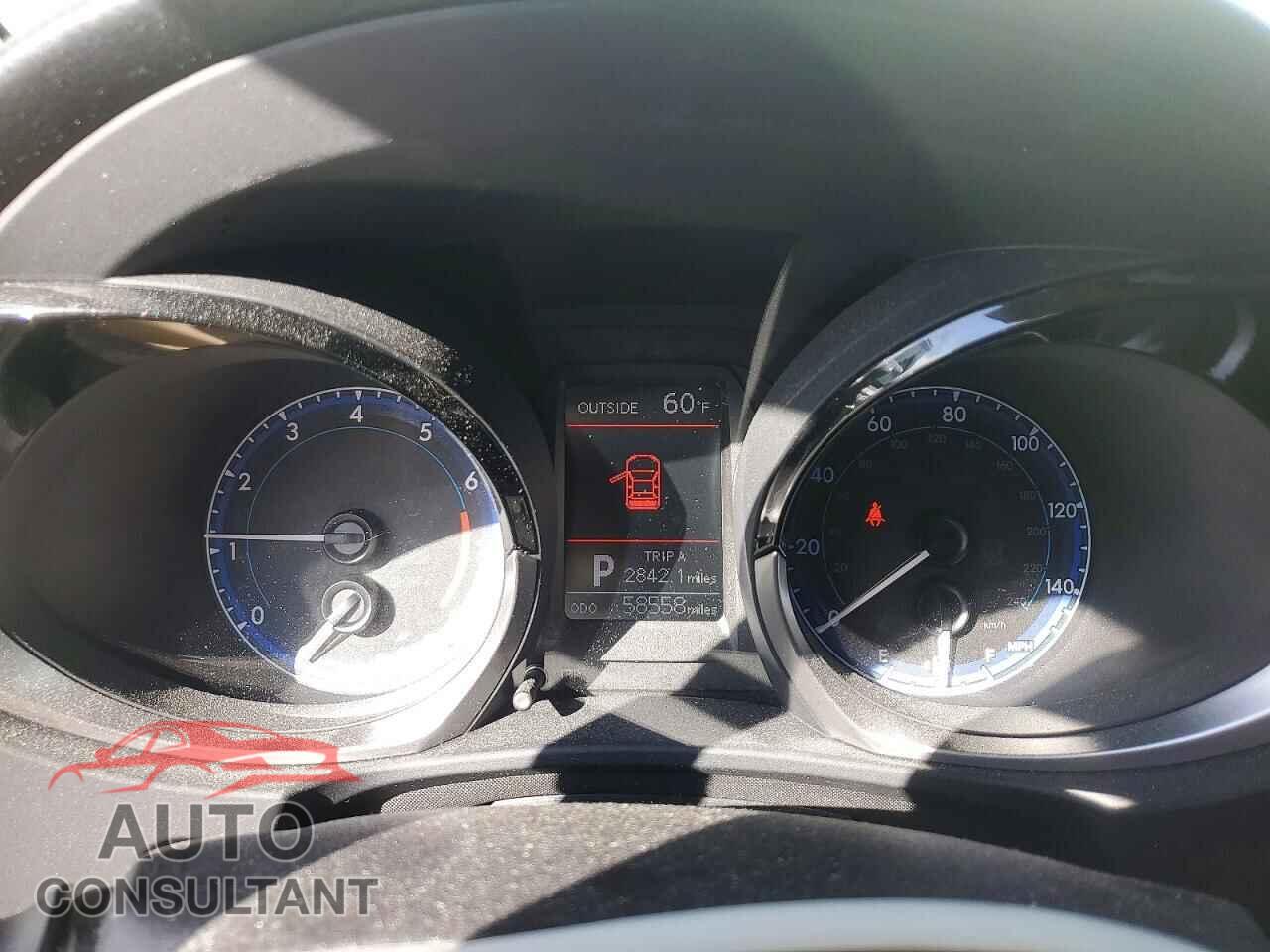 TOYOTA COROLLA 2015 - 2T1BURHE2FC302843