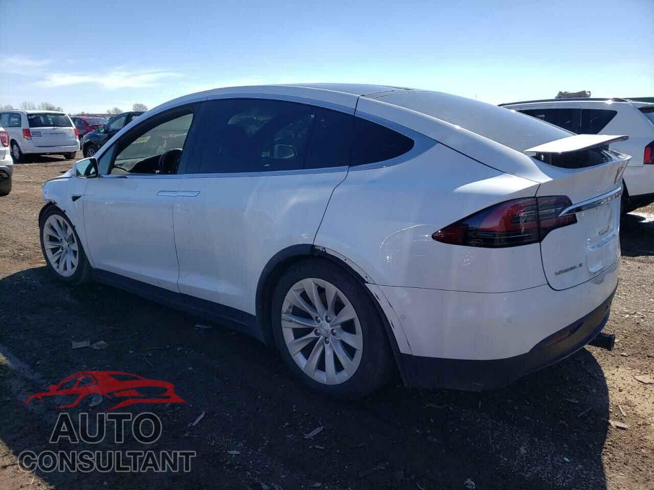 TESLA MODEL X 2018 - 5YJXCAE20JF112192