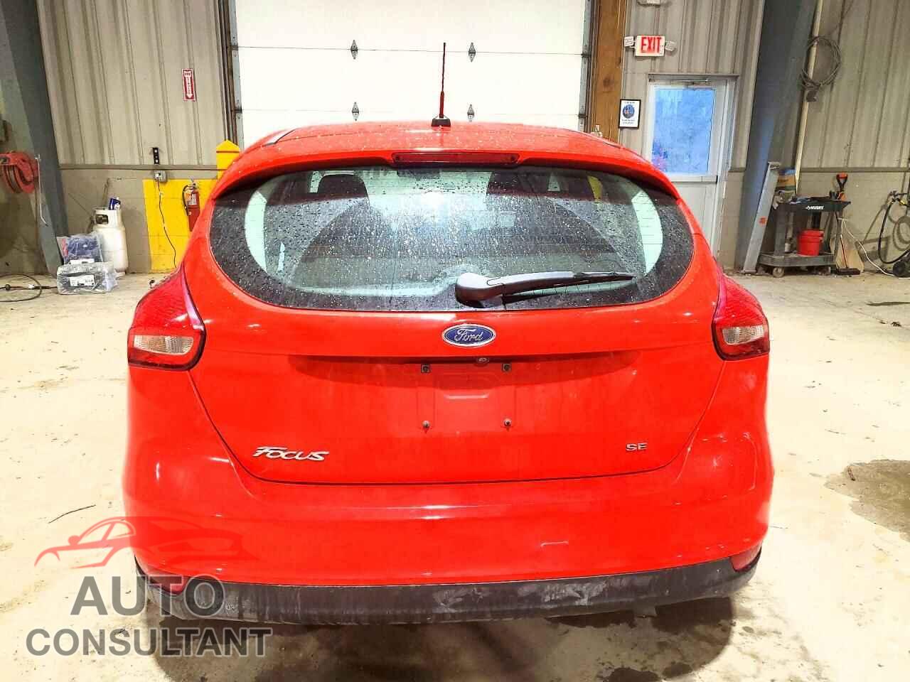 FORD FOCUS 2017 - 1FADP3K28HL203957