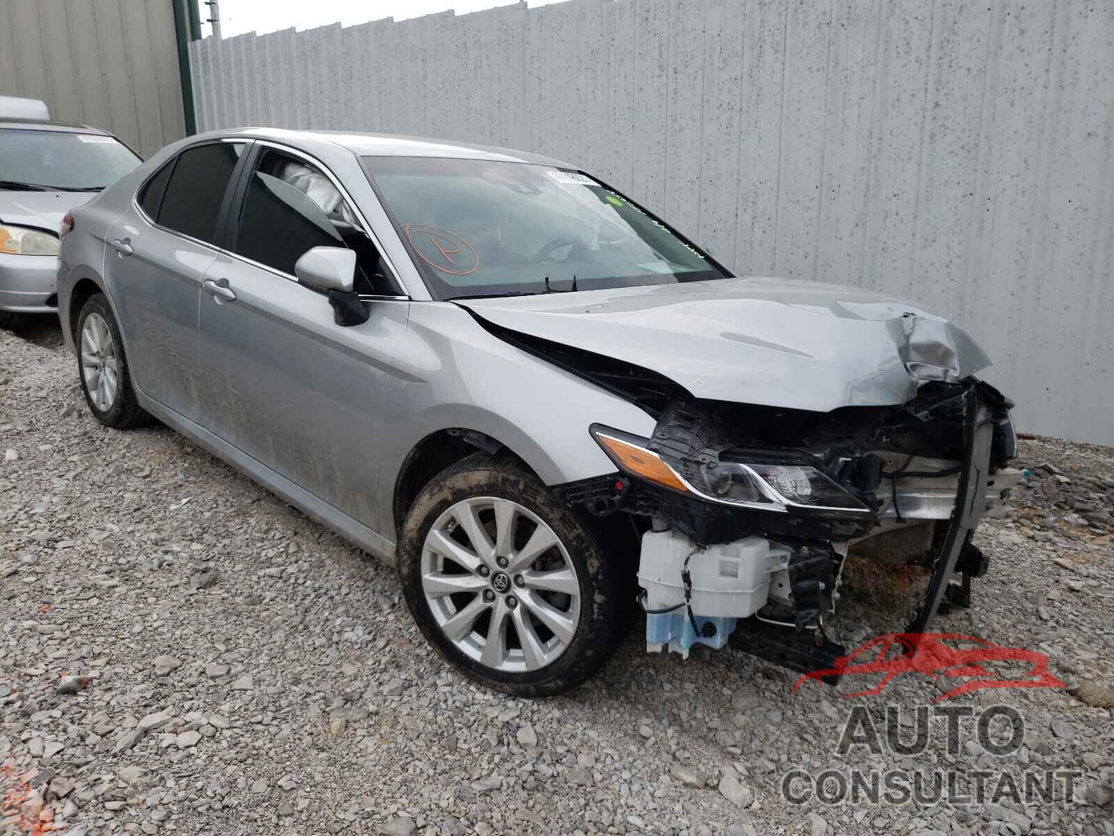 TOYOTA CAMRY 2018 - 4T1B11HK2JU136363