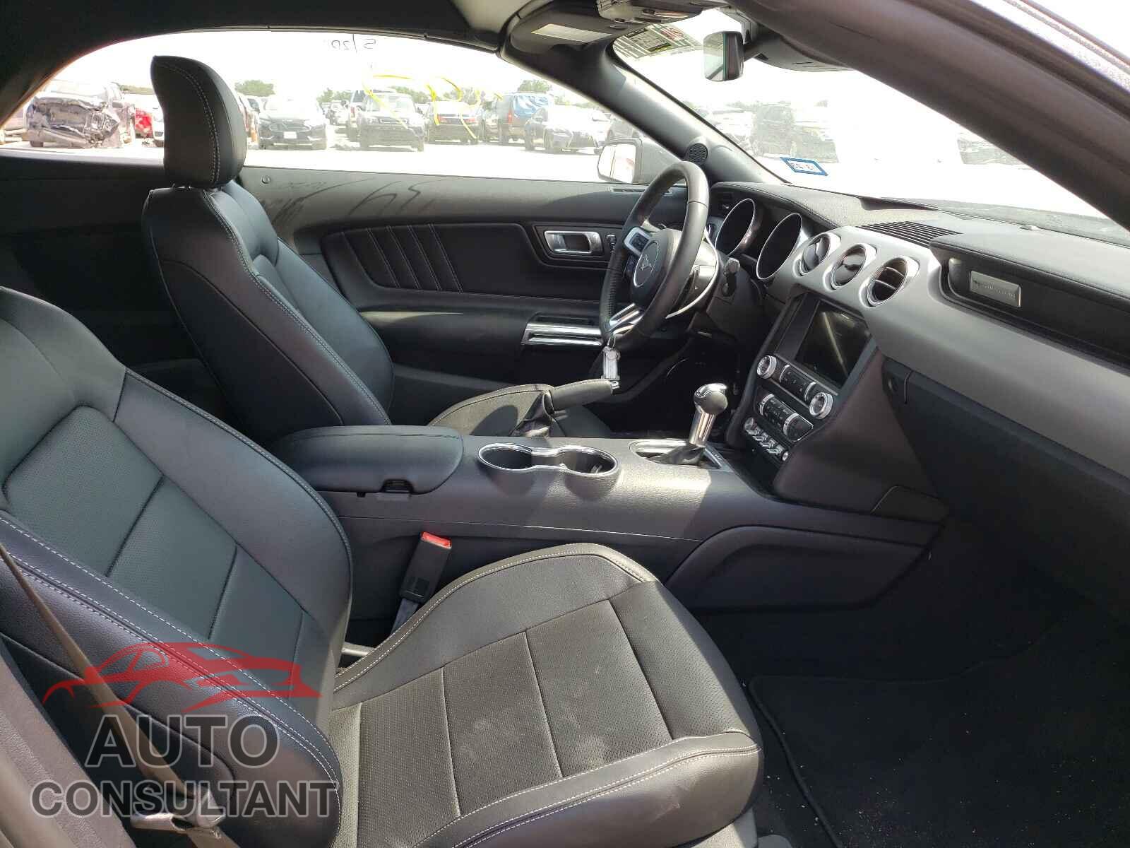 FORD MUSTANG 2021 - 1FATP8UH3M5120235