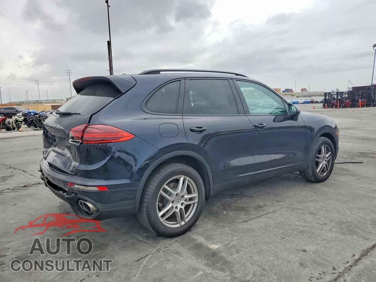 PORSCHE CAYENNE 2017 - WP1AB2A21HLA50490