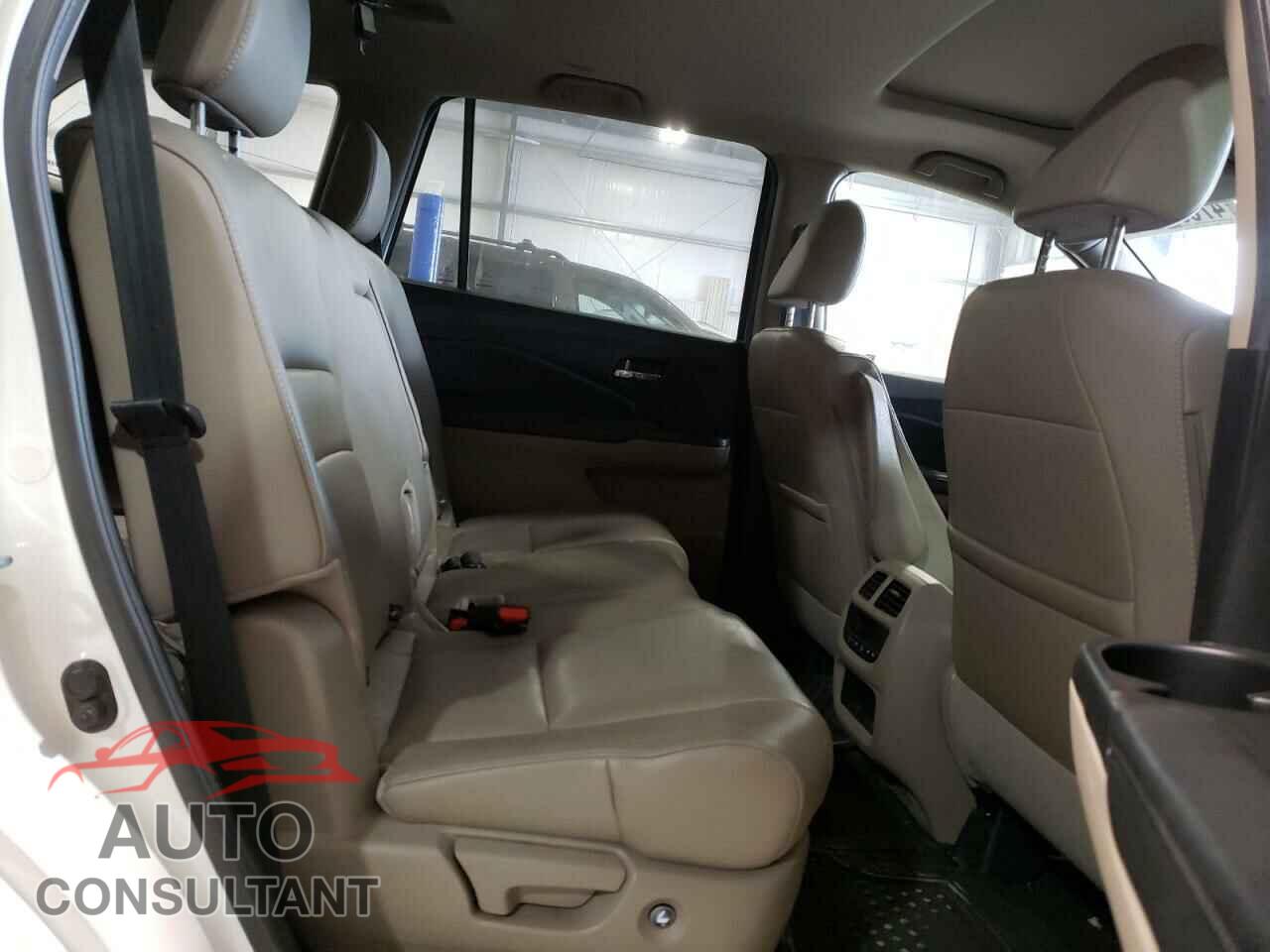 HONDA PILOT 2017 - 5FNYF5H75HB035243