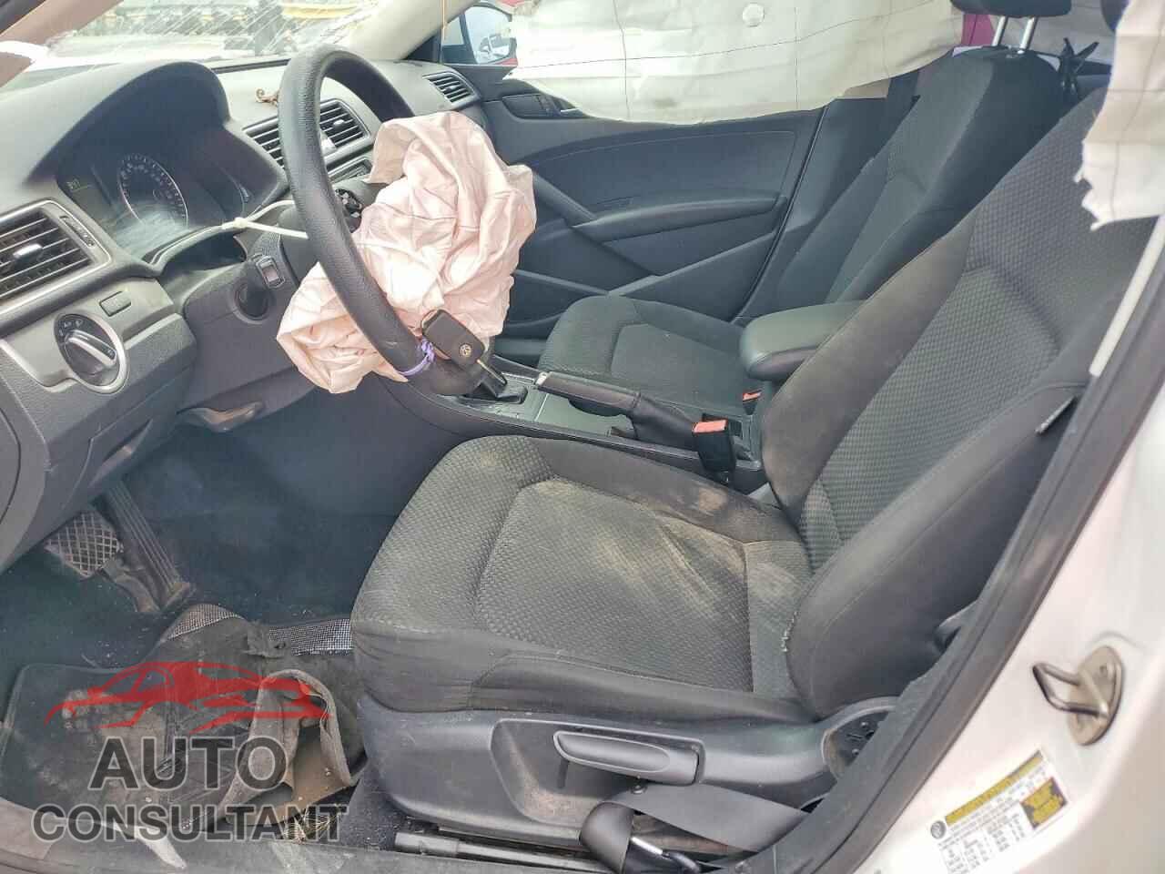 VOLKSWAGEN PASSAT 2014 - 1VWAP7A33EC027097