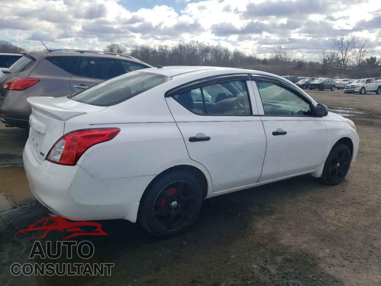 NISSAN VERSA 2013 - 3N1CN7AP1DL878647