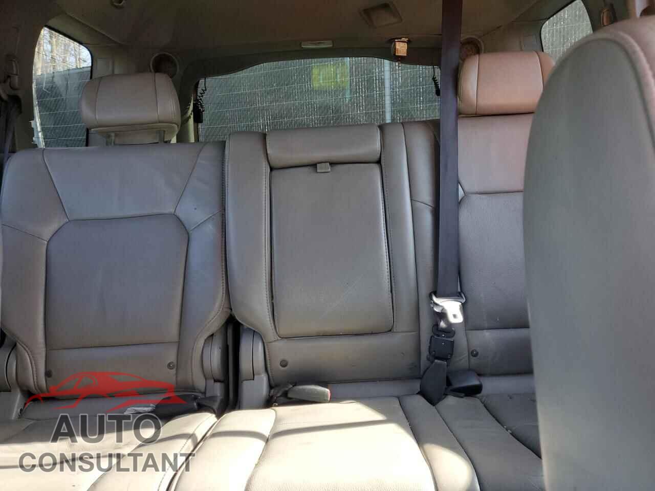 HONDA PILOT 2011 - 5FNYF4H64BB020192