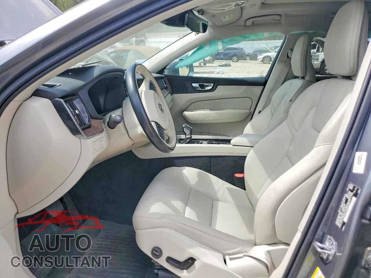 VOLVO XC60 2021 - YV4102DK5M1684164