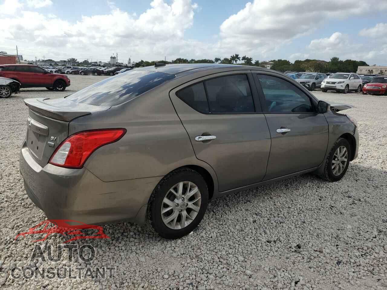NISSAN VERSA 2017 - 3N1CN7AP8HL809072