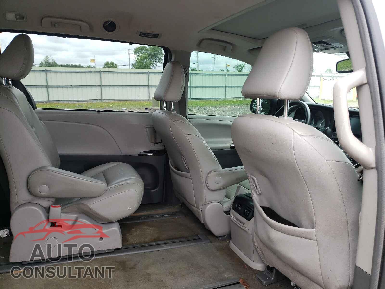 TOYOTA SIENNA 2018 - 5TDDZ3DC5JS202022
