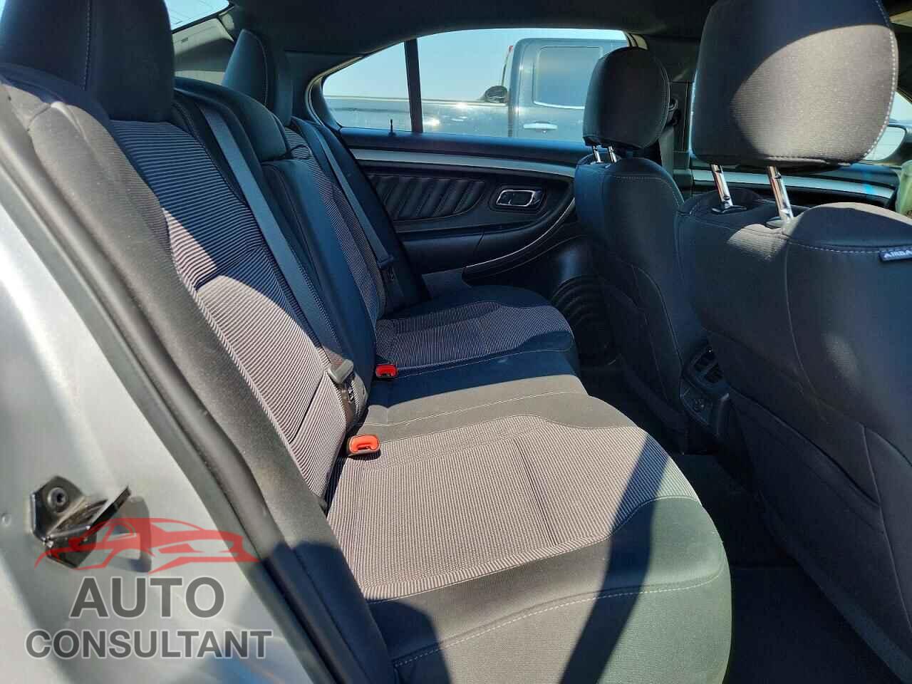 FORD TAURUS 2017 - 1FAHP2E86HG109595