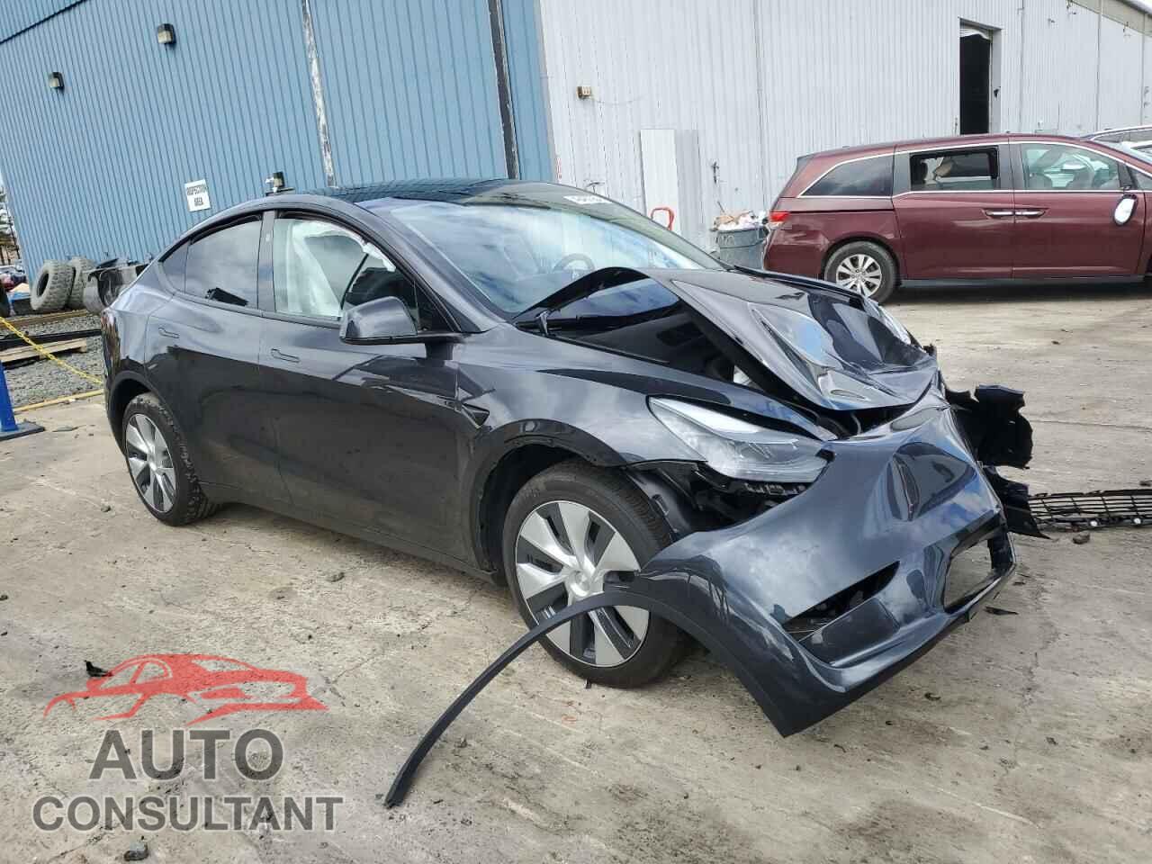 TESLA MODEL Y 2024 - 7SAYGDEE8RF990536