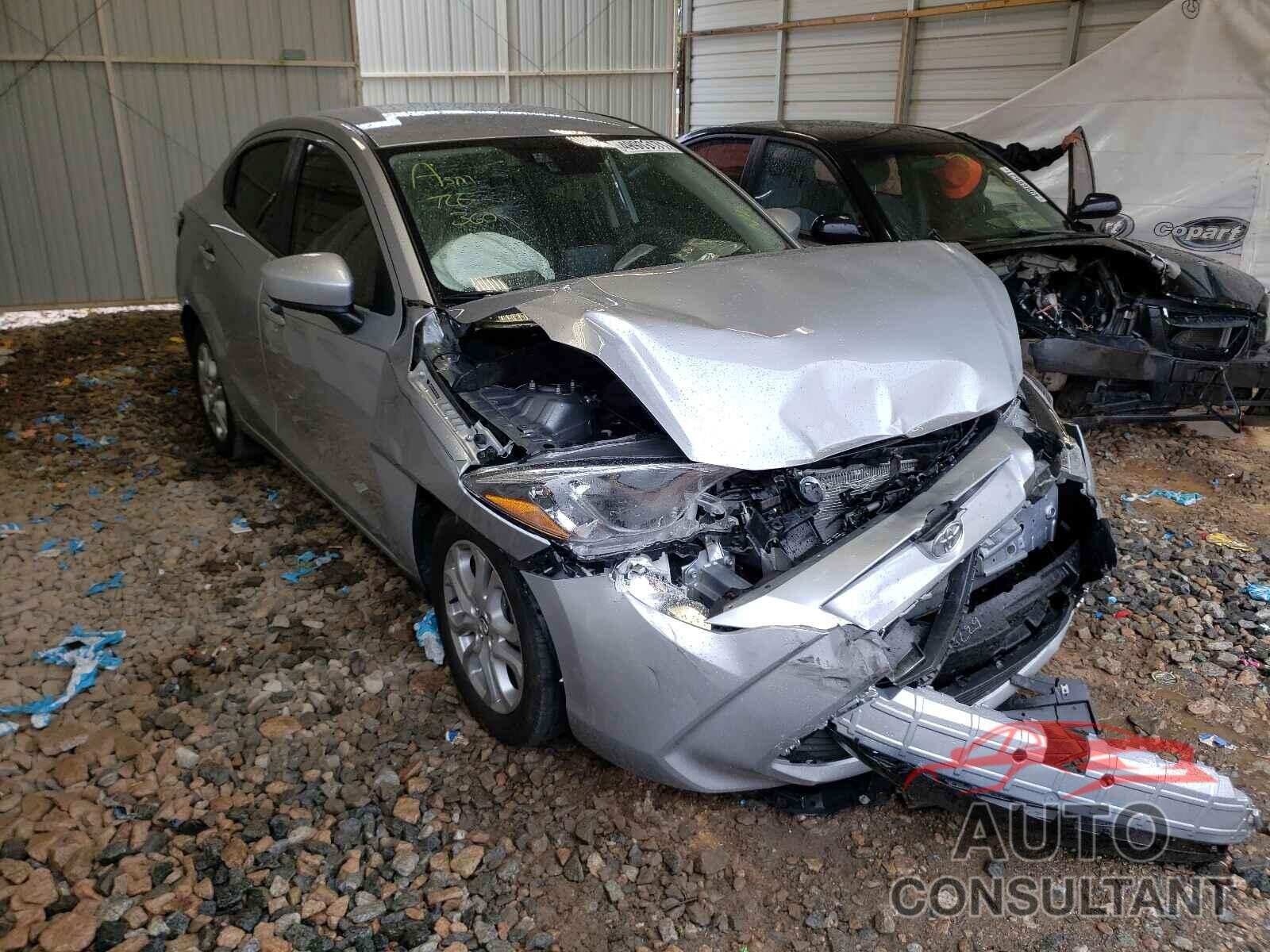TOYOTA YARIS 2017 - 3MYDLBYV1HY185845
