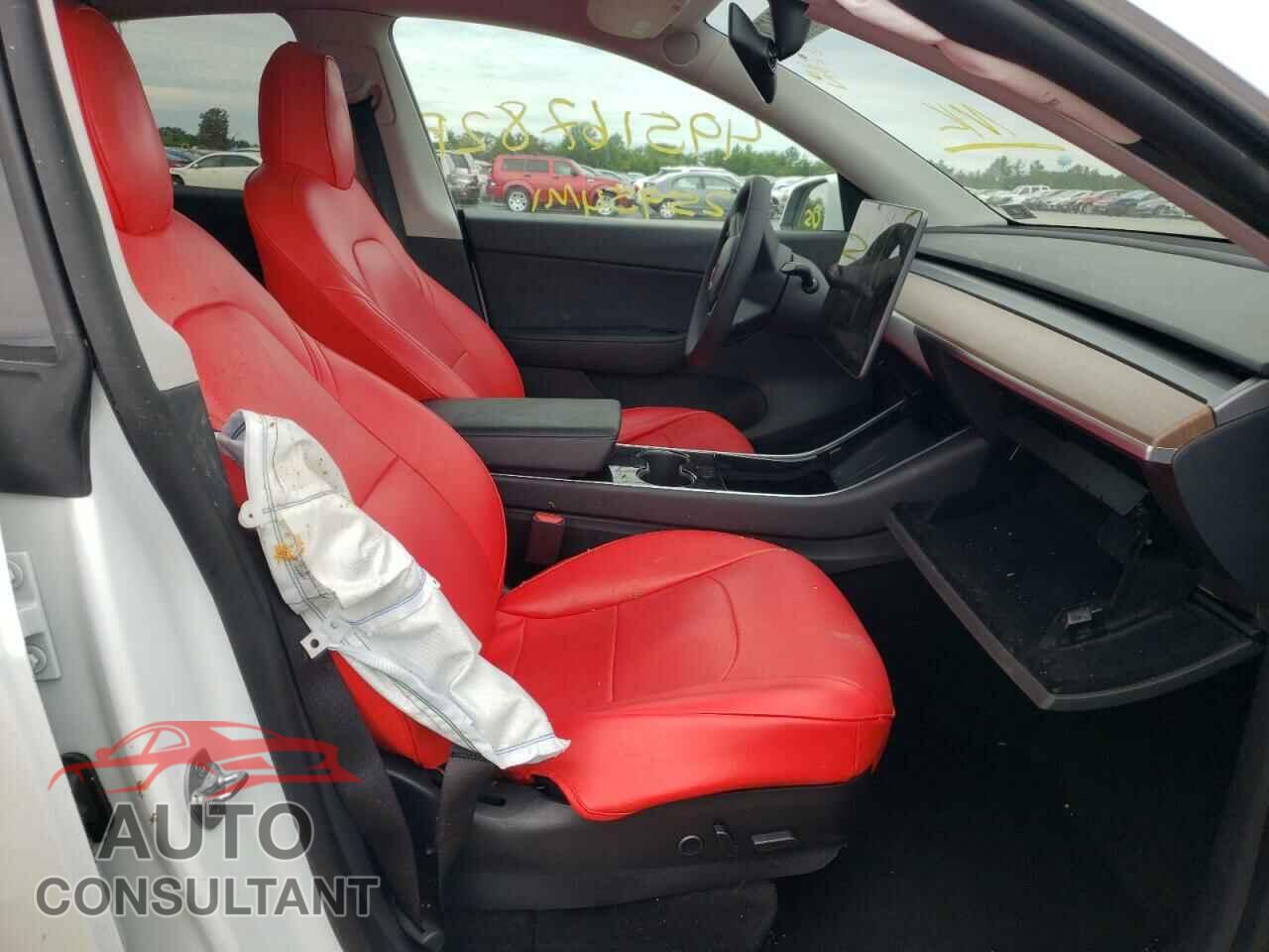 TESLA MODEL Y 2021 - 5YJYGDEE5MF111659