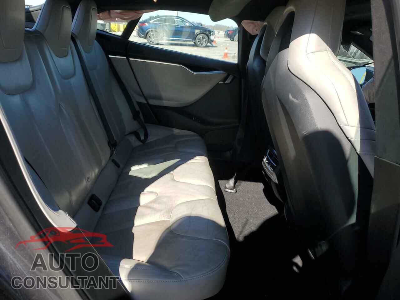 TESLA MODEL S 2015 - 5YJSA1E29FF119035