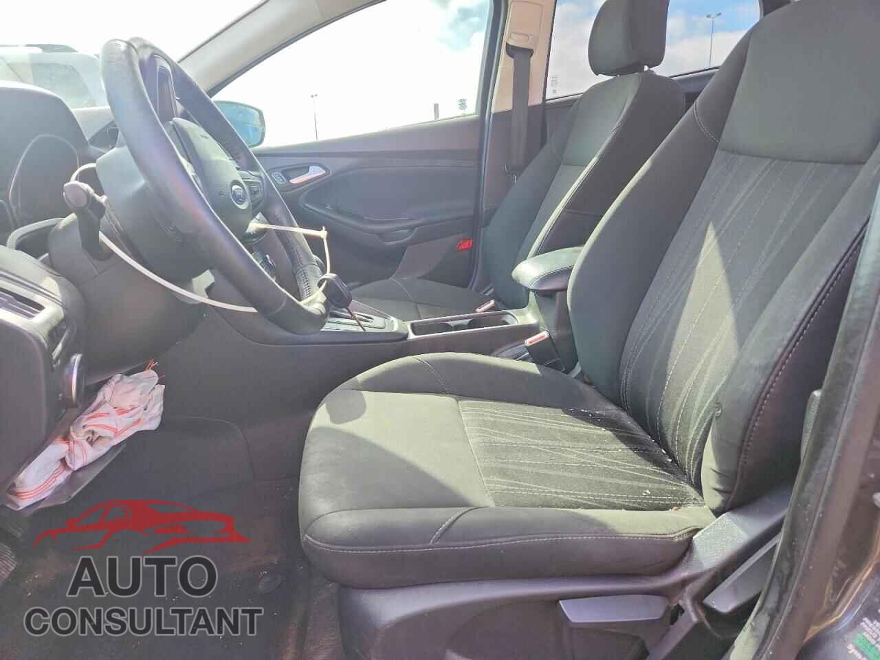 FORD FOCUS 2017 - 1FADP3F29HL261120