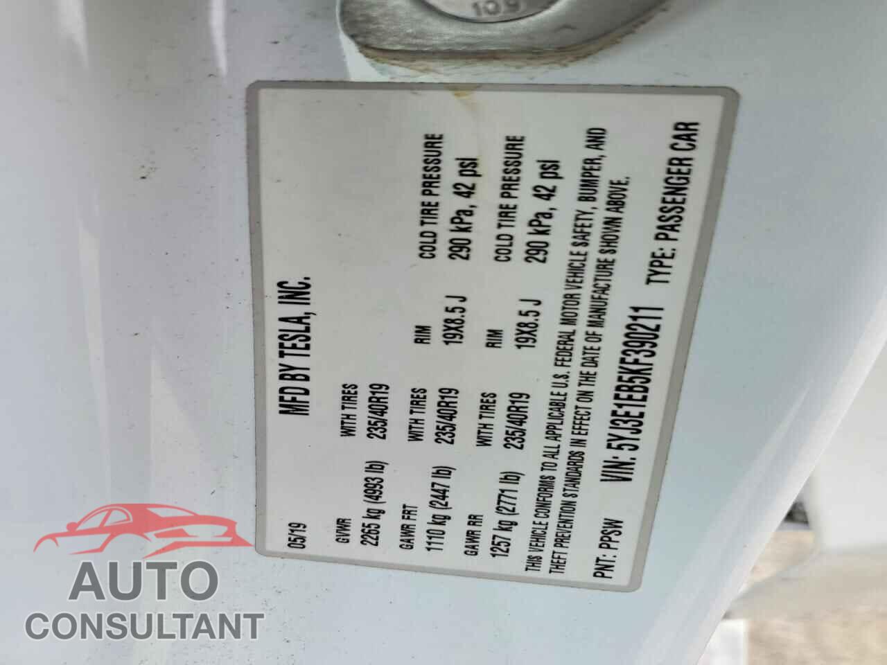 TESLA MODEL 3 2019 - 5YJ3E1EB5KF390211