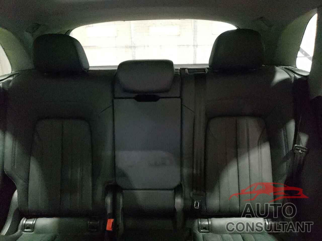 AUDI Q5 2018 - WA1BNAFY1J2209969