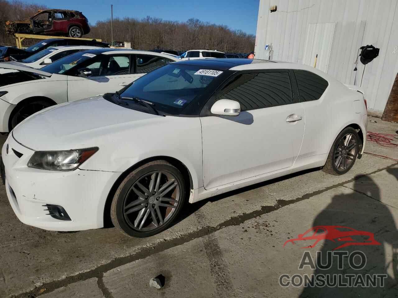 TOYOTA SCION 2011 - JTKJF5C74B3015586
