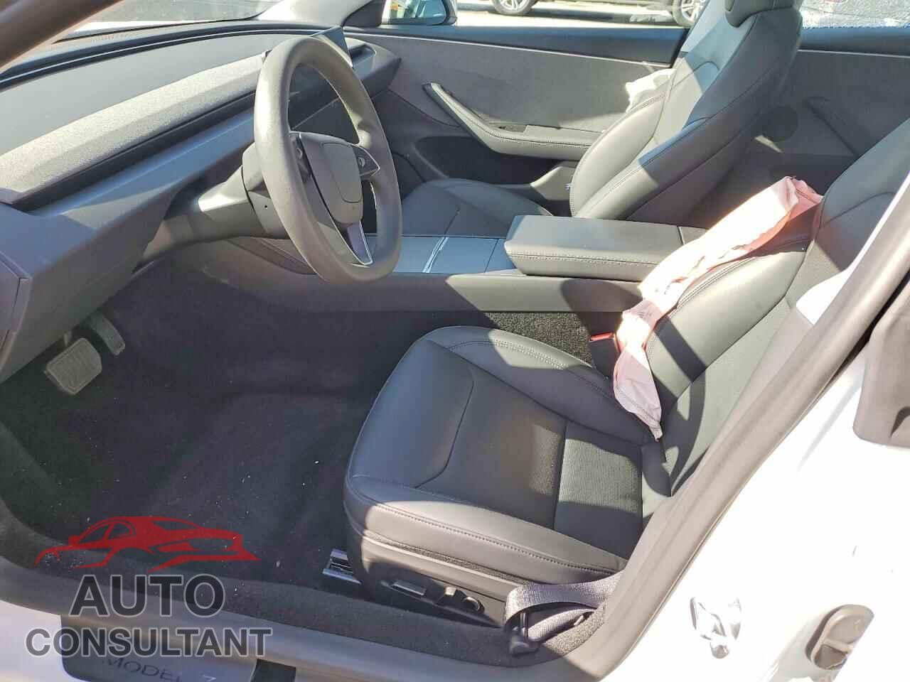 TESLA MODEL 3 2025 - 5YJ3E1EA0SF021117