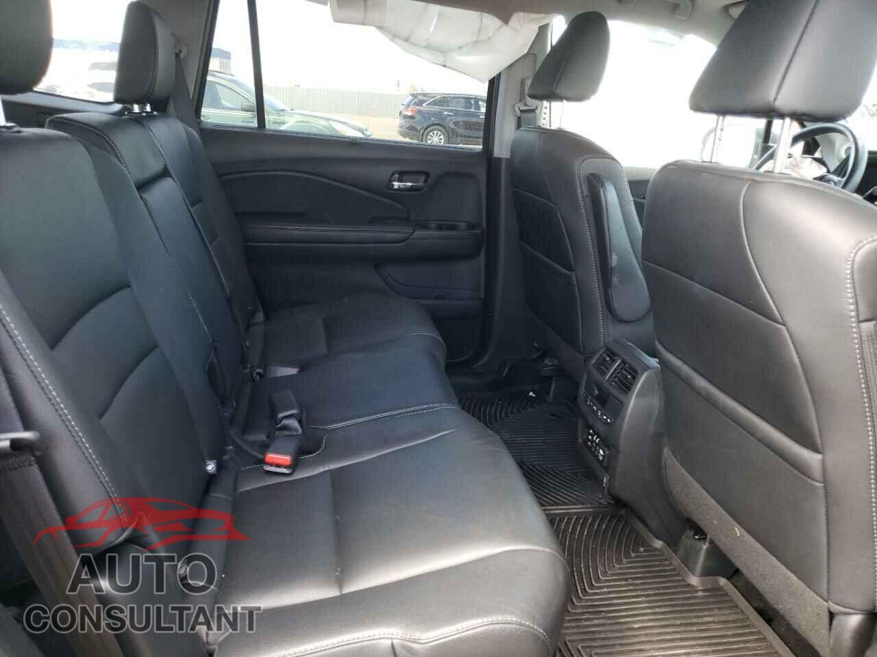HONDA PILOT 2017 - 5FNYF6H99HB078622
