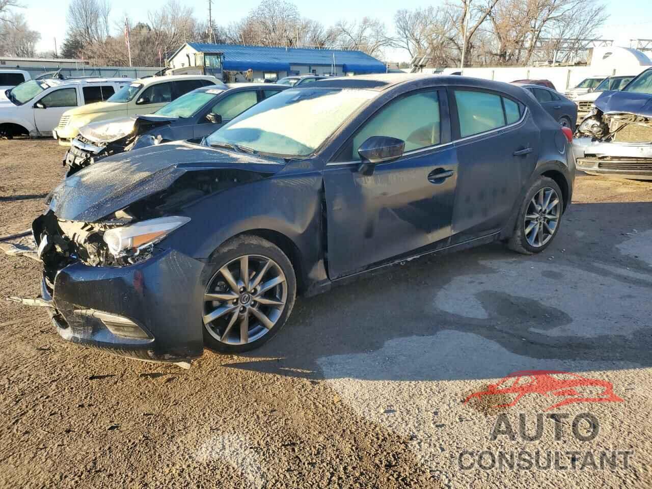 MAZDA 3 2018 - 3MZBN1L33JM183587