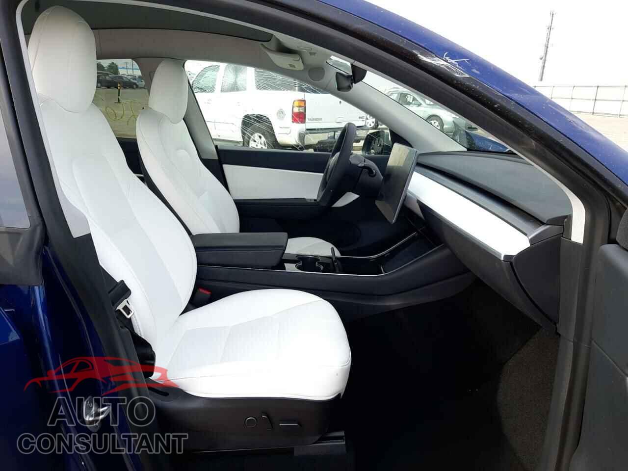 TESLA MODEL Y 2021 - 5YJYGDEE4MF095955