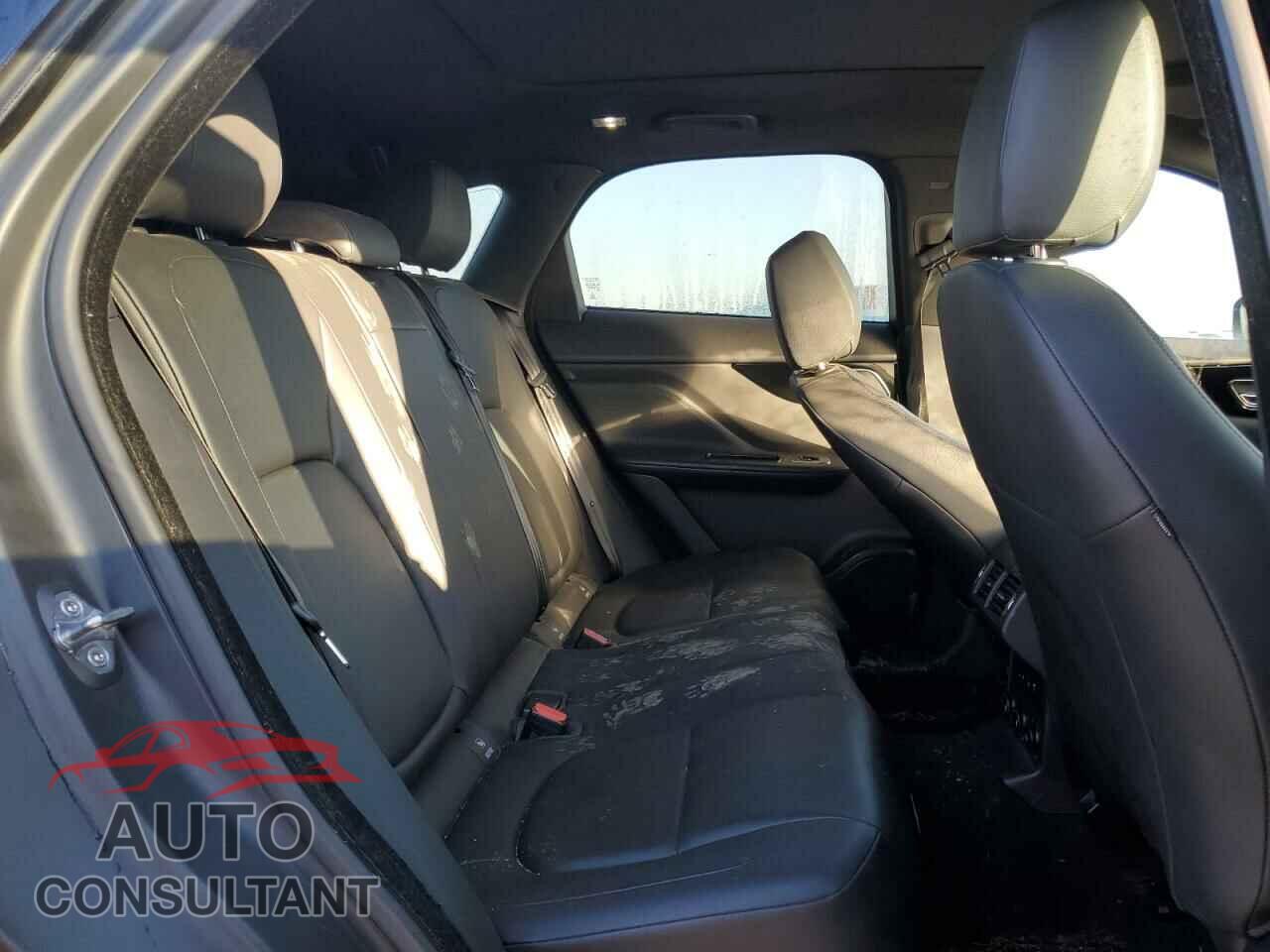 JAGUAR F-PACE 2017 - SADCJ2BN2HA088333