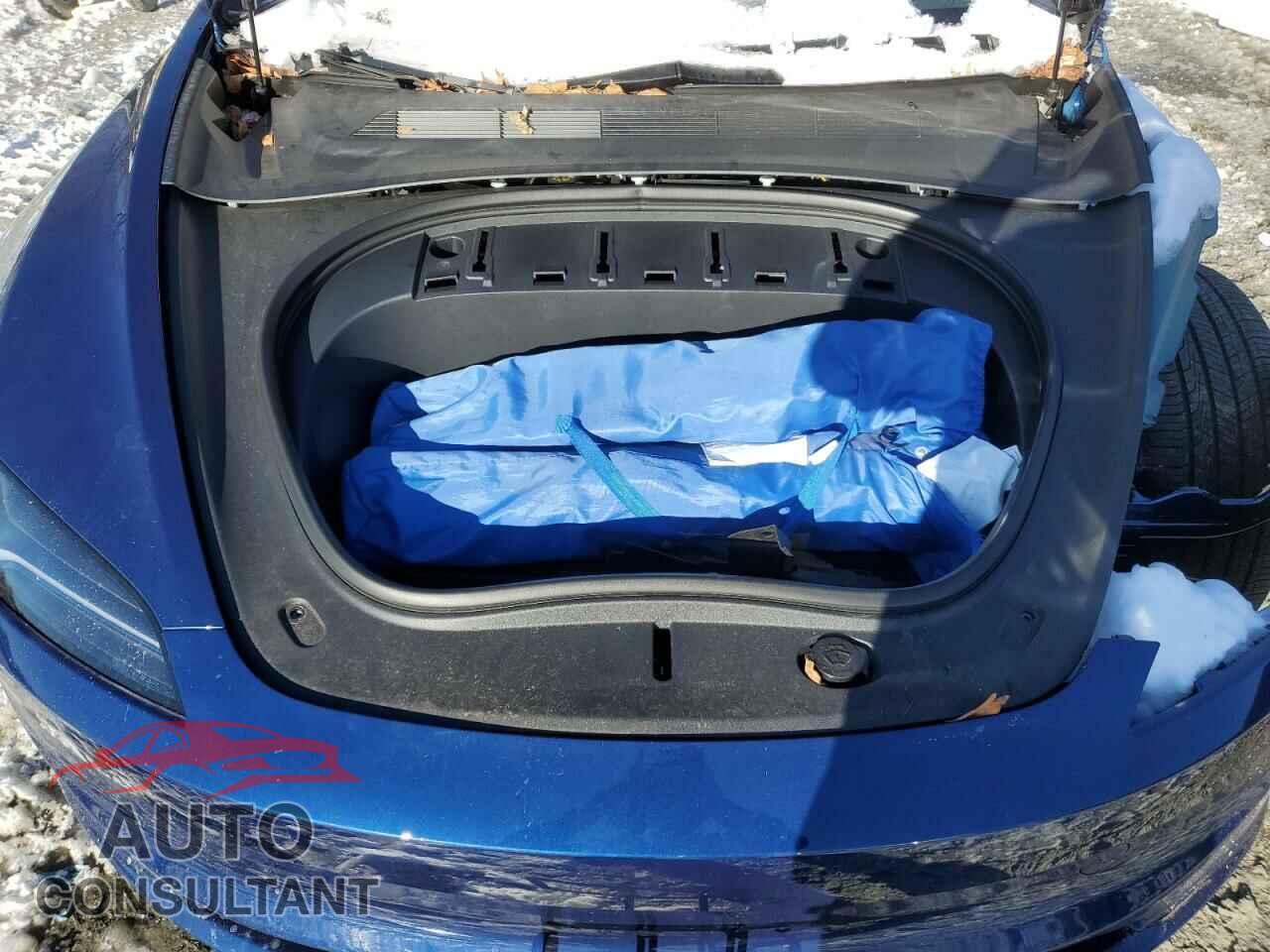 TESLA MODEL 3 2024 - 5YJ3E1EA2RF727841