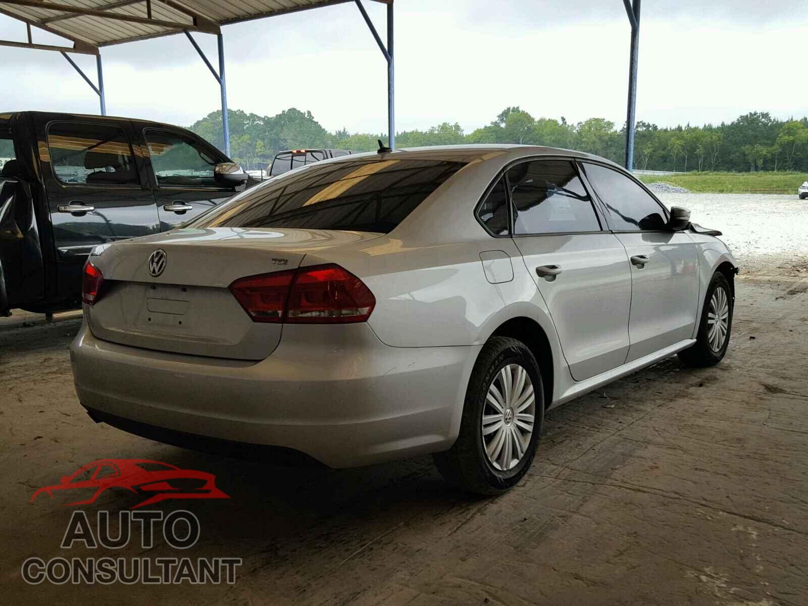 VOLKSWAGEN PASSAT 2015 - 1VWAS7A37FC057994
