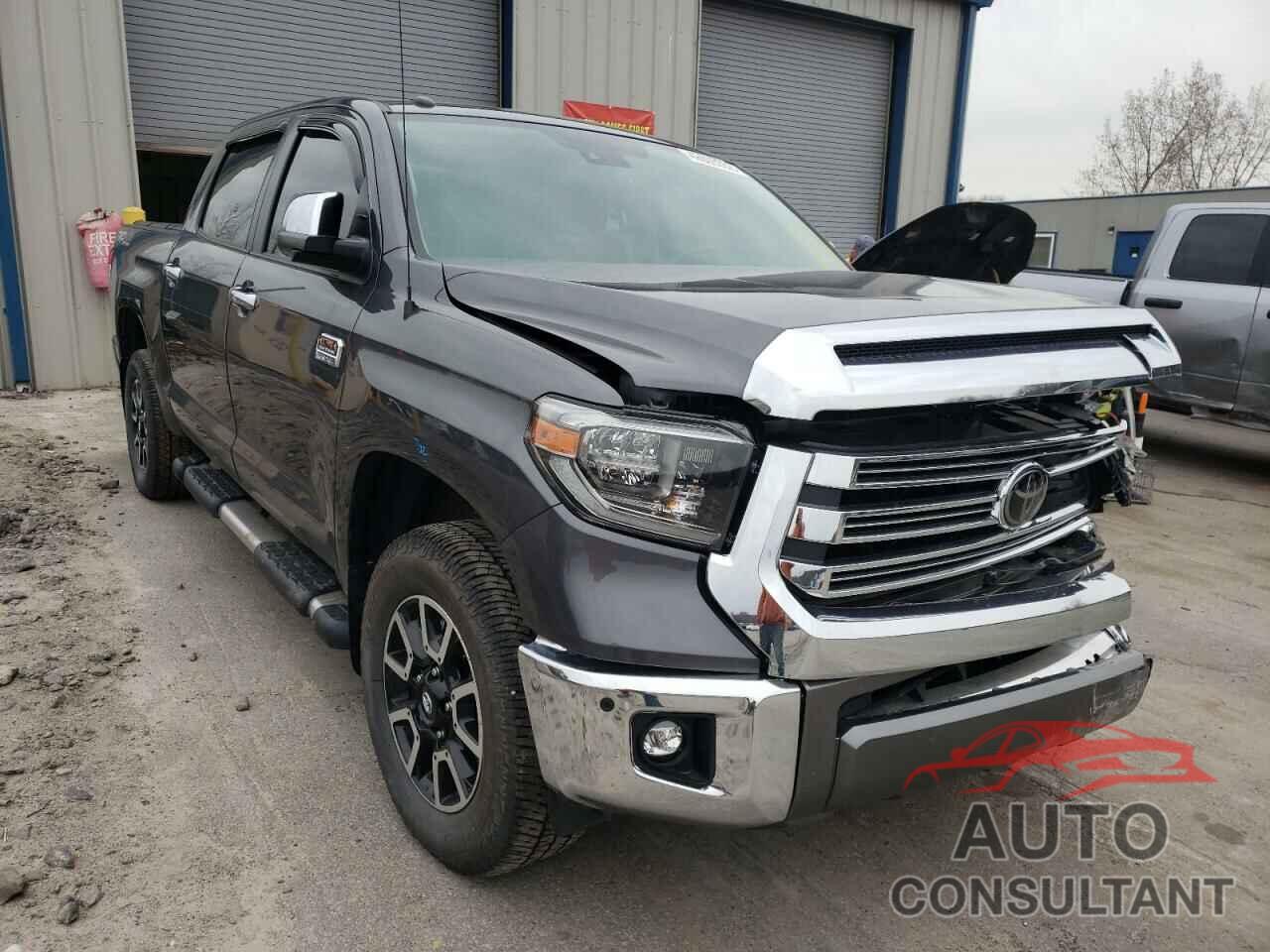 TOYOTA TUNDRA 2018 - 5TFAY5F17JX754547