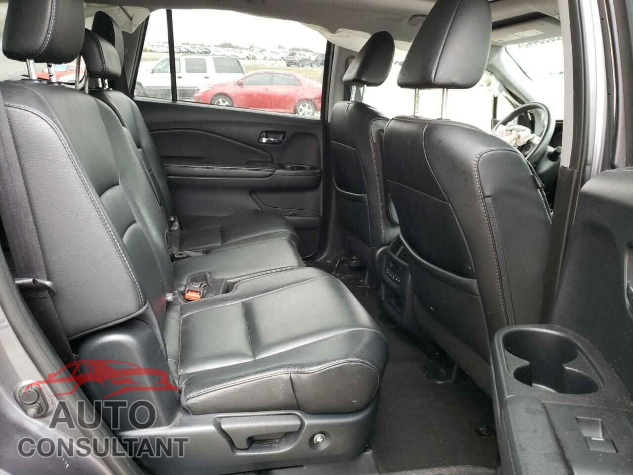 HONDA PILOT 2017 - 5FNYF6H57HB016312