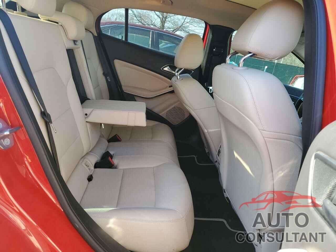 MERCEDES-BENZ GLA-CLASS 2018 - WDCTG4GB5JJ531157