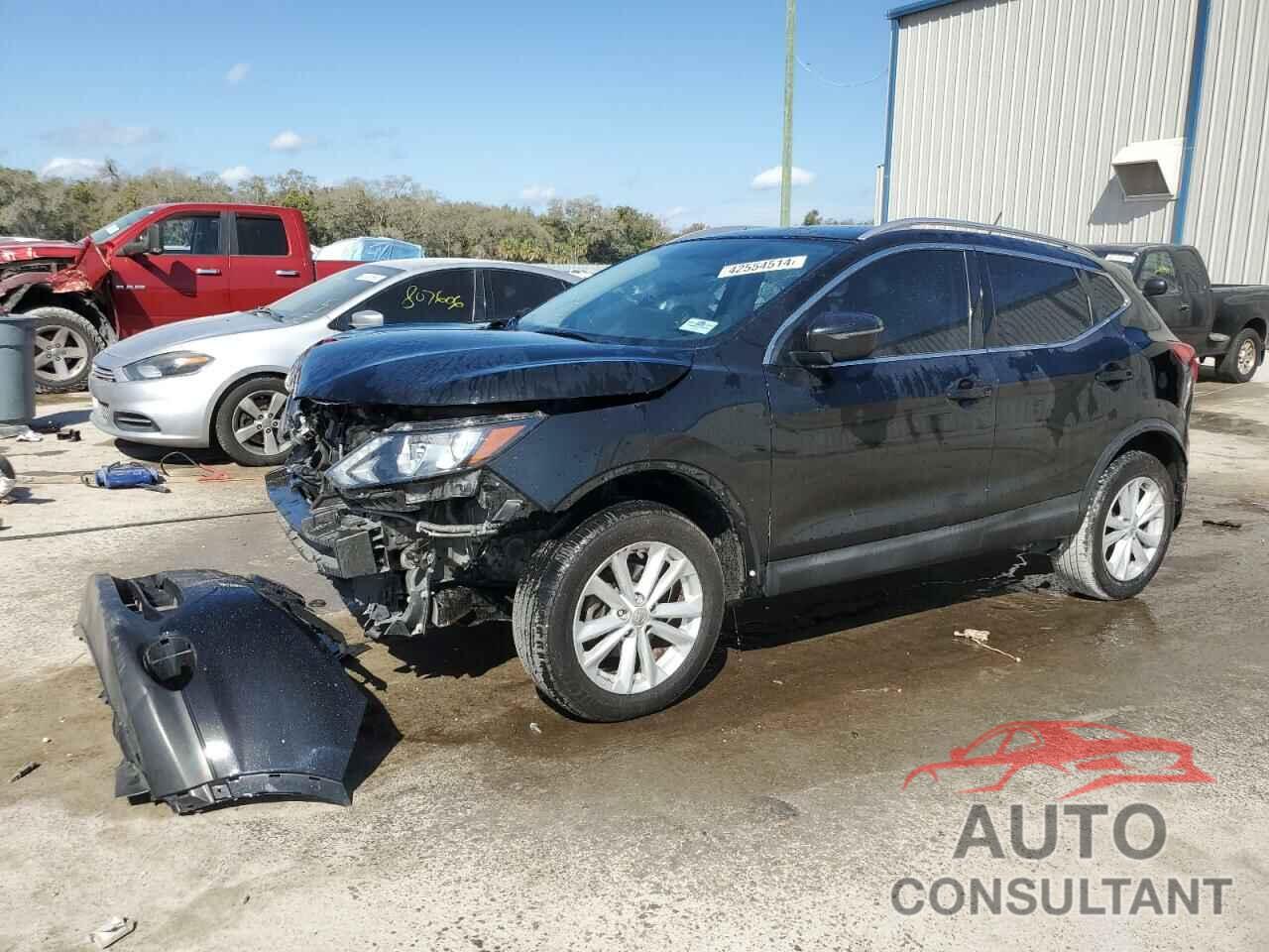 NISSAN ROGUE 2018 - JN1BJ1CR0JW286522