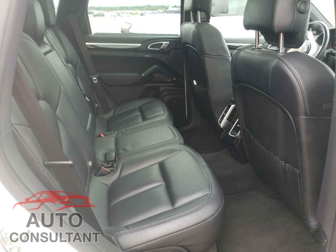 PORSCHE CAYENNE 2016 - WP1AA2A23GLA04063