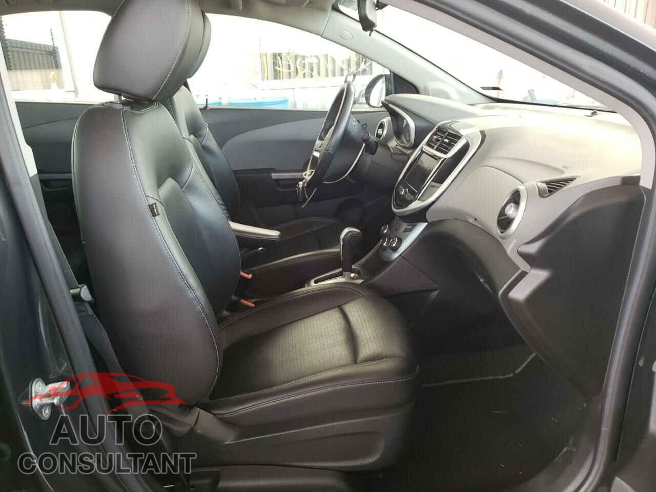 CHEVROLET SONIC 2020 - 1G1JF5SB5L4114709