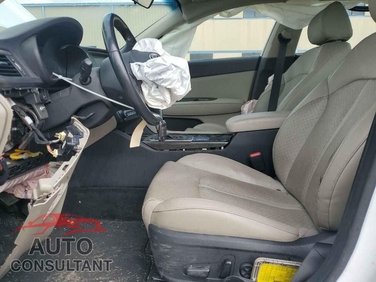 KIA OPTIMA 2018 - 5XXGU4L32JG261663