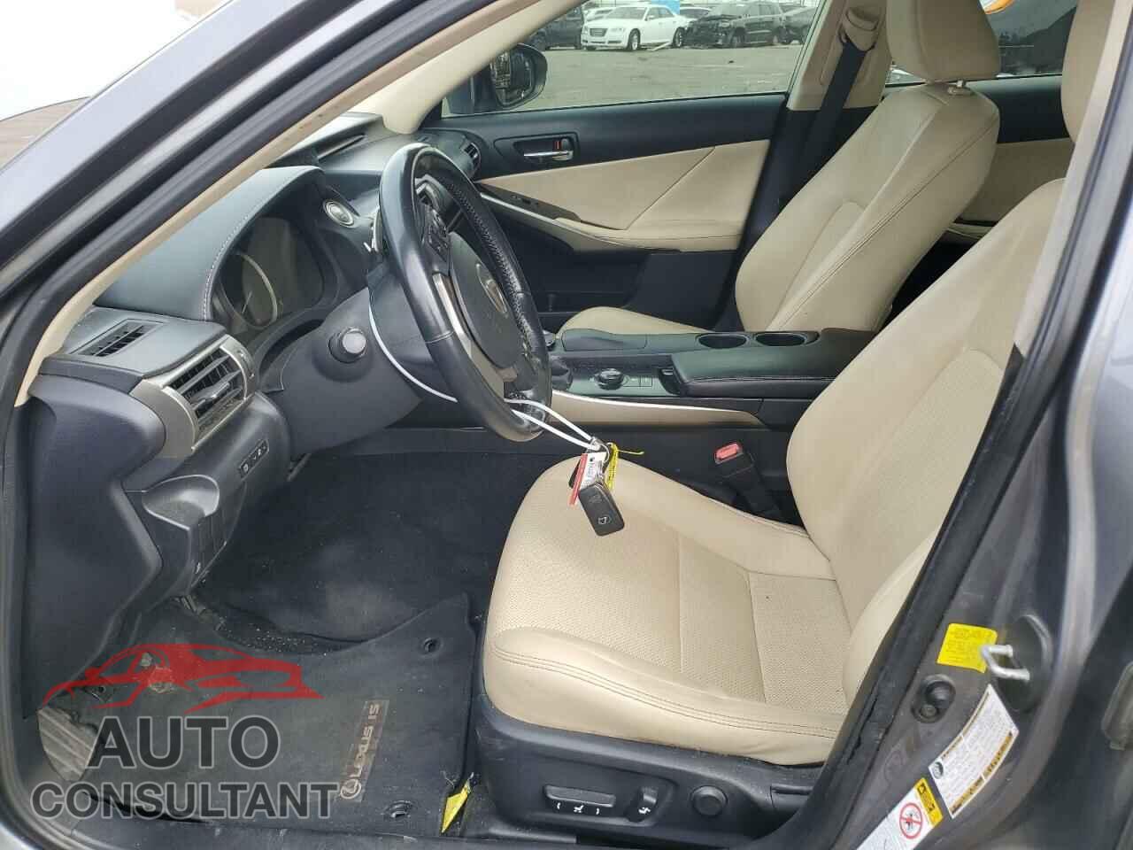 LEXUS IS 2014 - JTHCE1D24E5000477