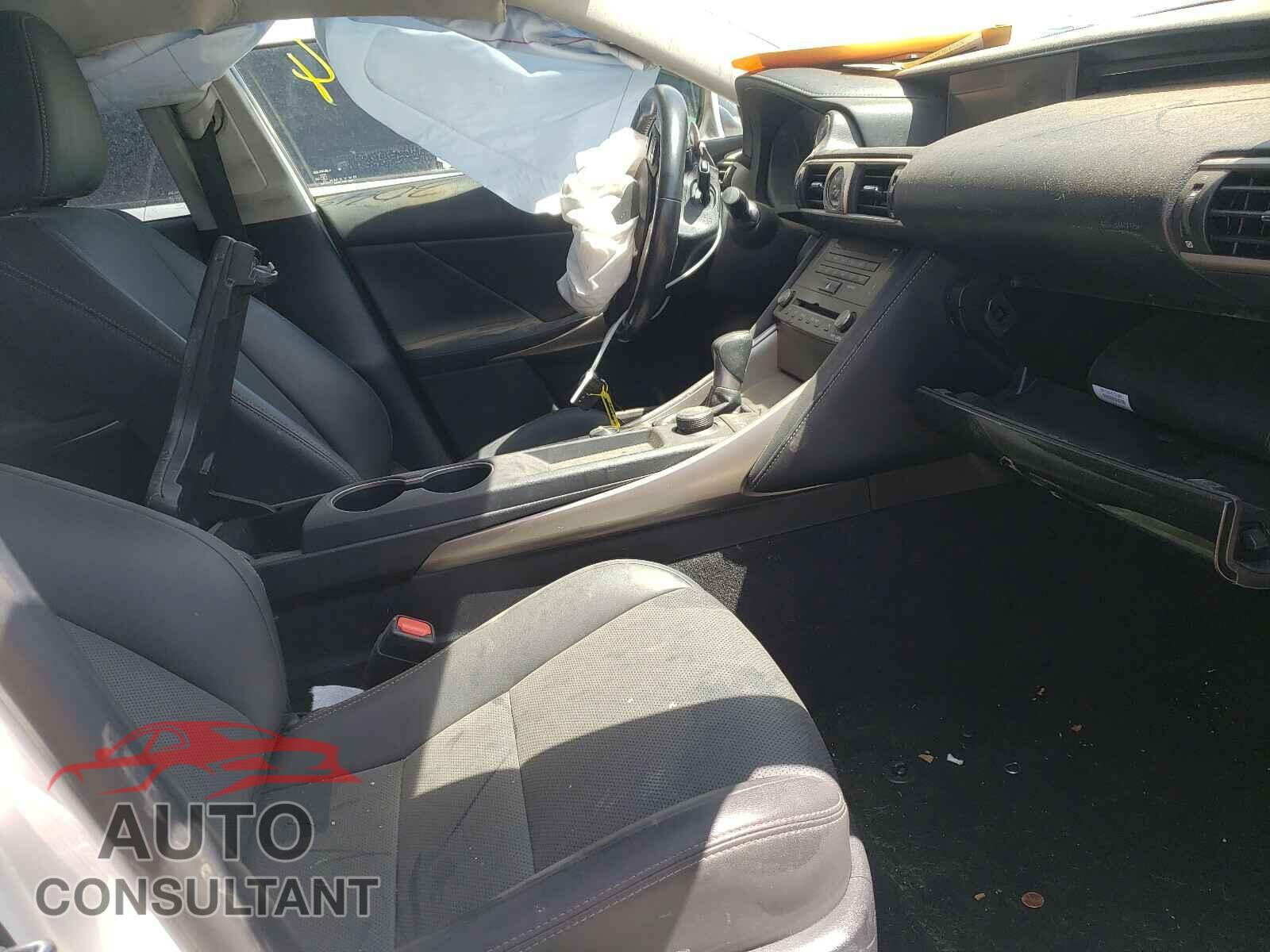 LEXUS IS 2017 - JTHBA1D20H5051468