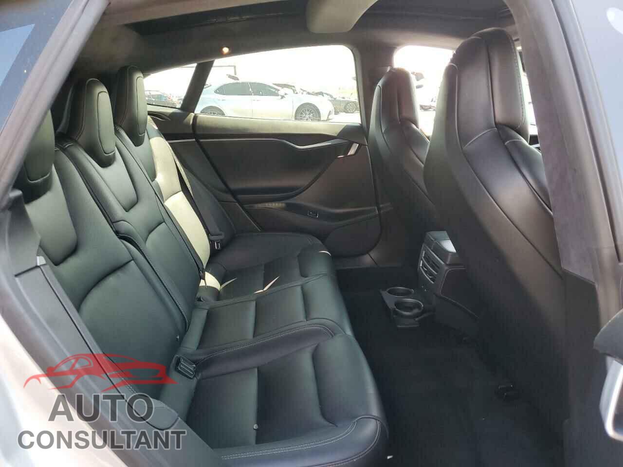 TESLA MODEL S 2018 - 5YJSA1E40JF265835