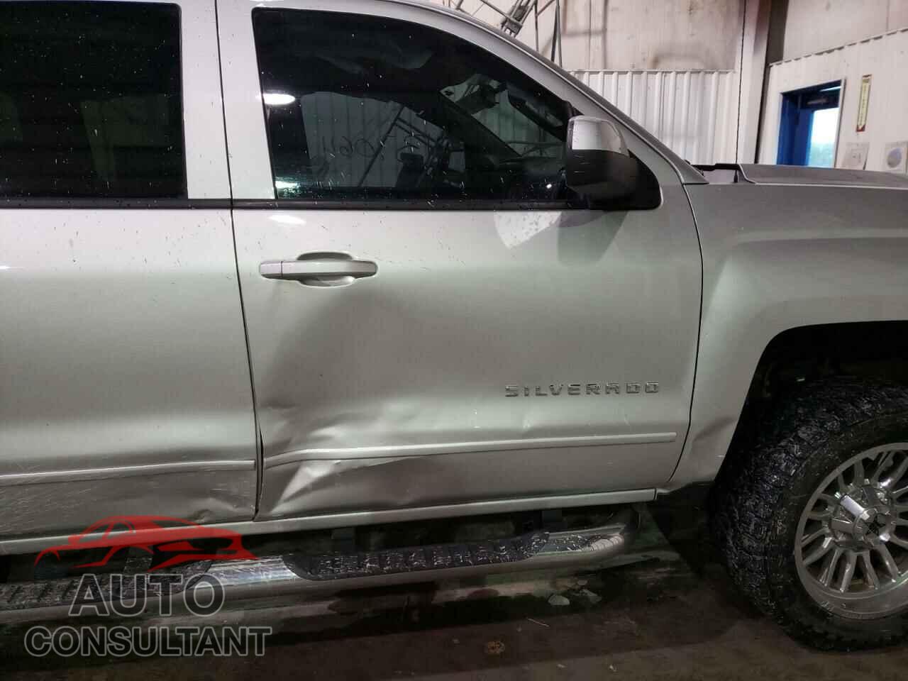CHEVROLET SILVERADO 2017 - 3GCUKREC5HG344935