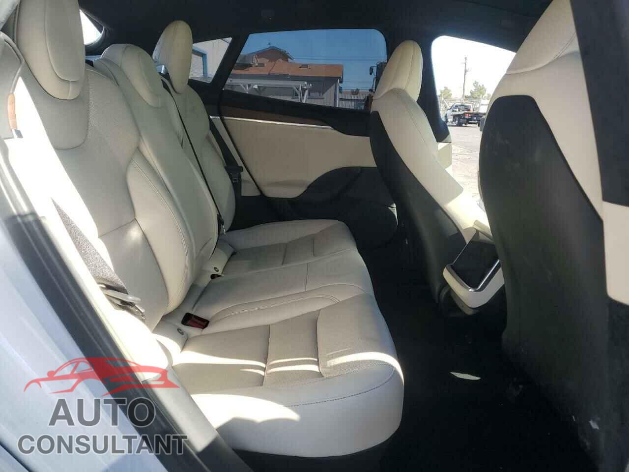 TESLA MODEL S 2022 - 5YJSA1E58NF467806