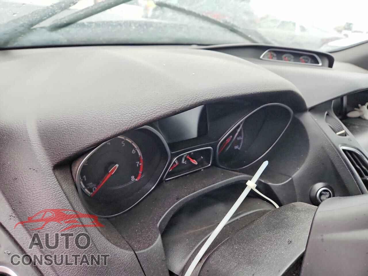 FORD FOCUS 2017 - 1FADP3L95HL236796