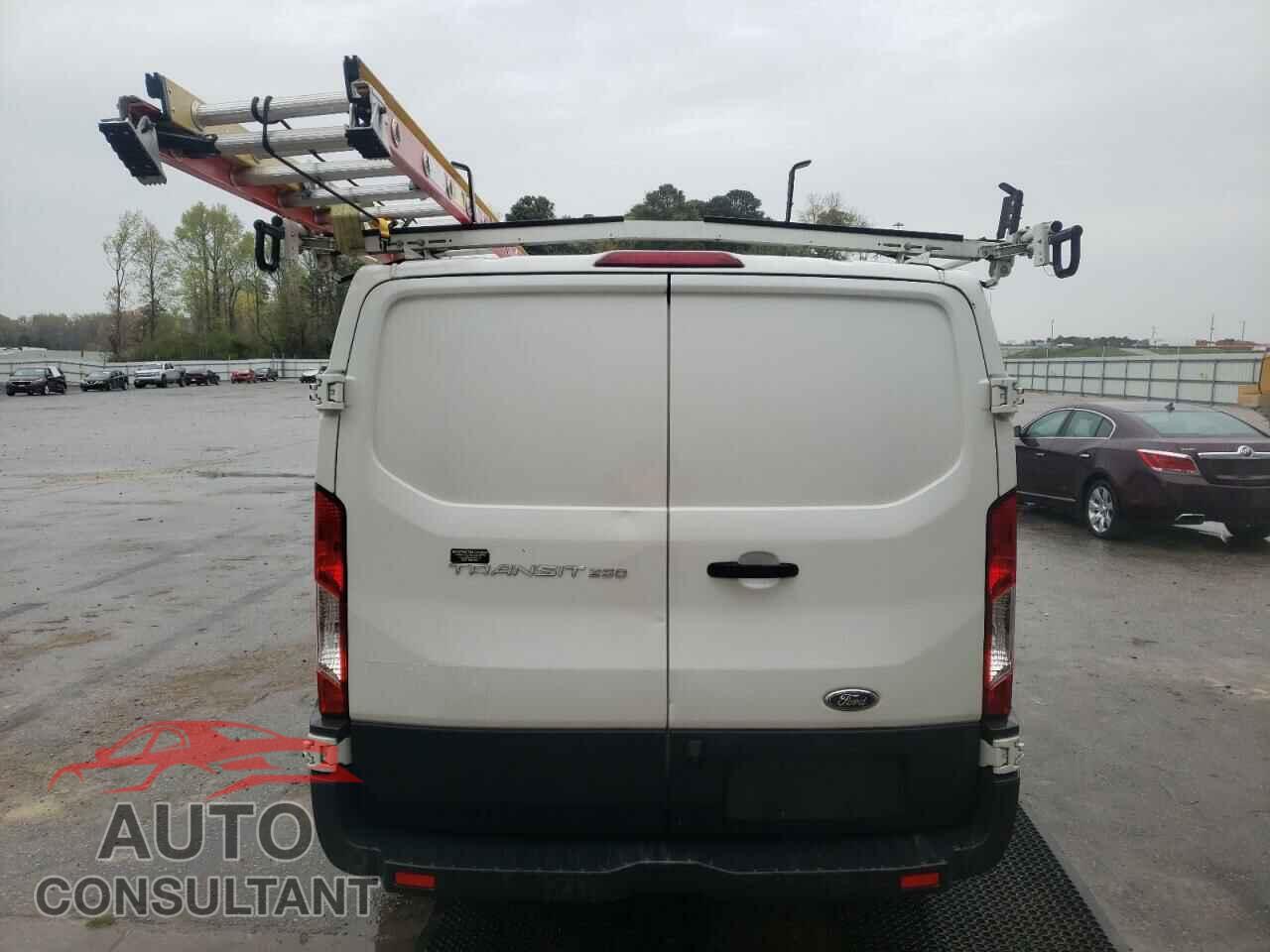 FORD TRANSIT 2016 - 1FTYR1YM5GKB33146