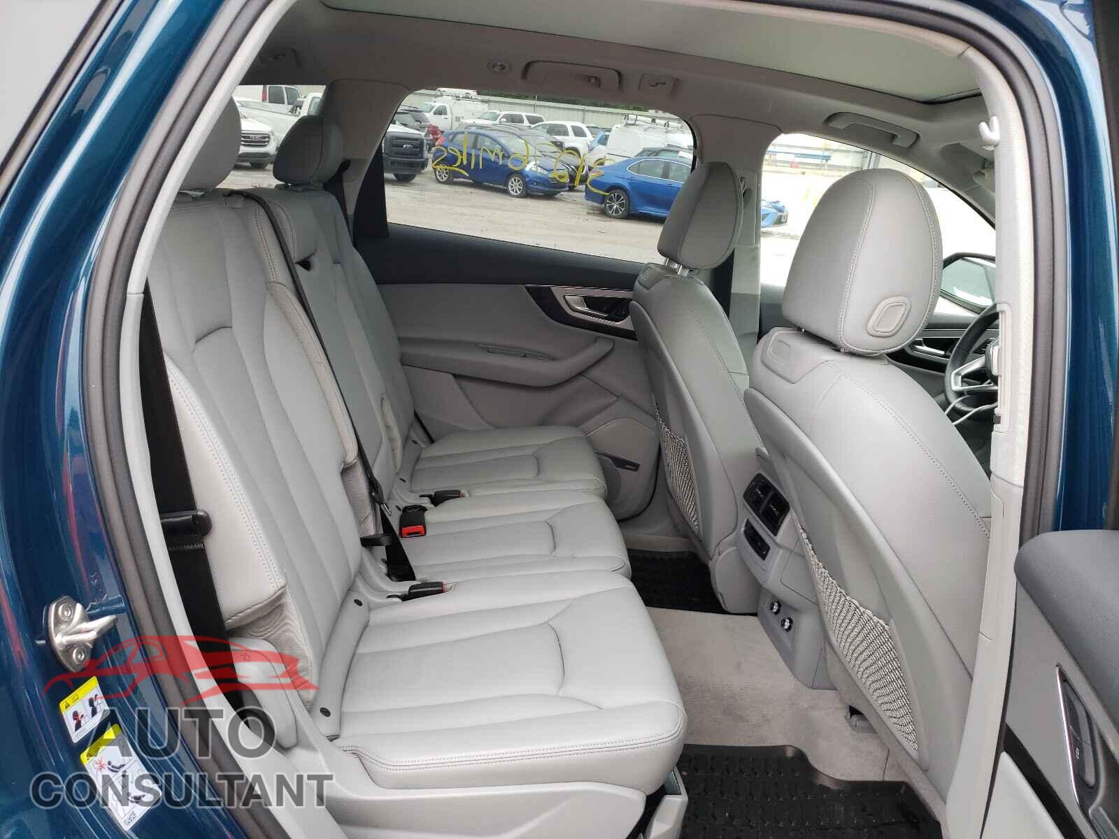 AUDI Q7 2019 - WA1LHAF71KD017444