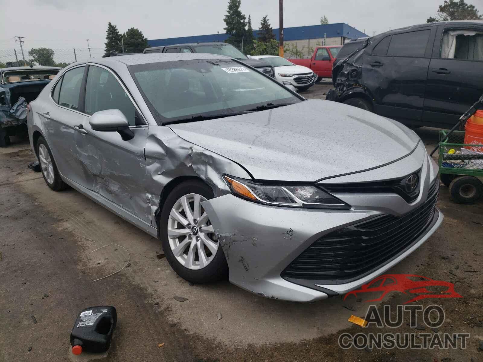 TOYOTA CAMRY 2018 - 4T1B11HKXJU068782