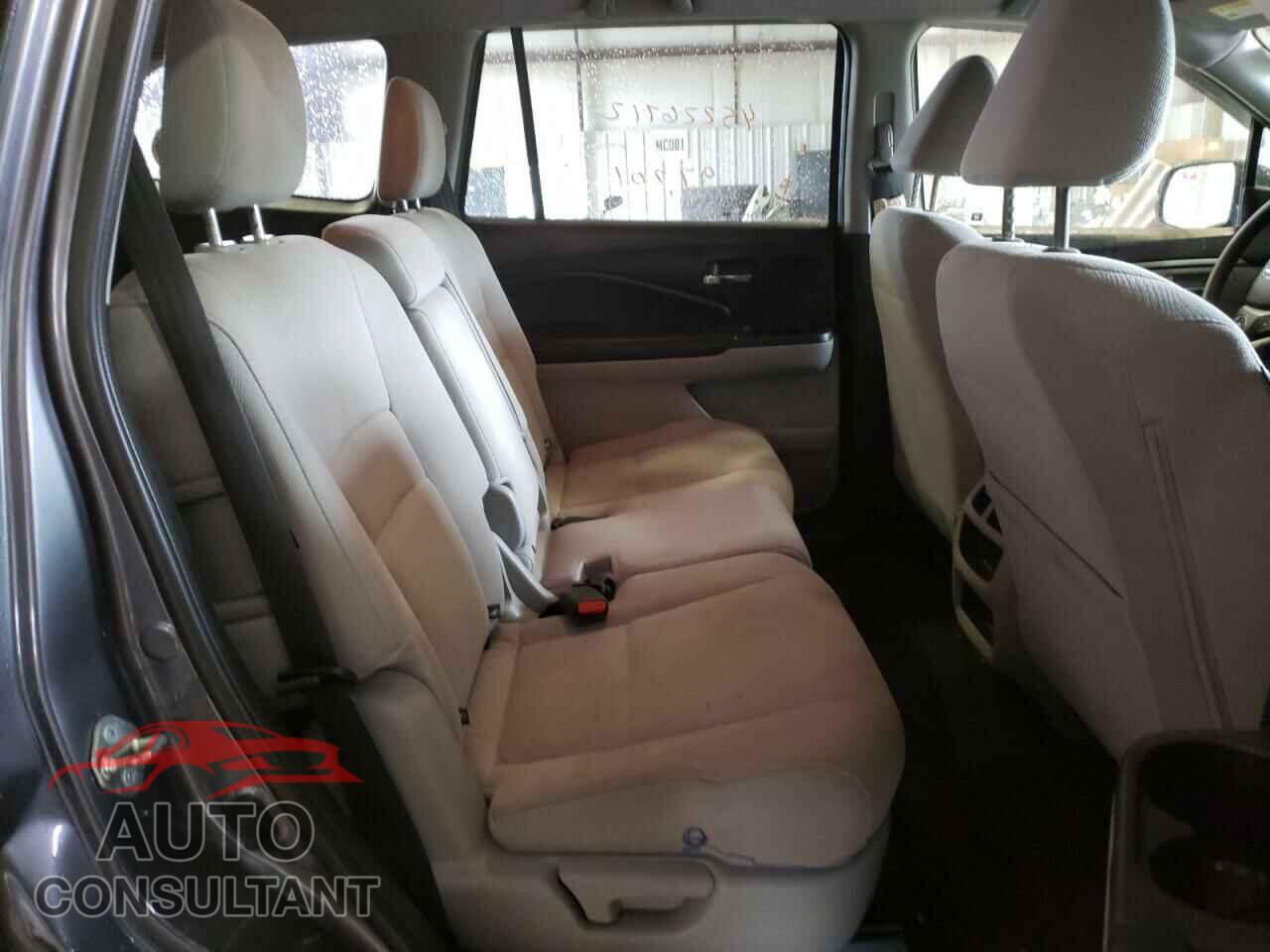 HONDA PILOT 2017 - 5FNYF6H12HB029501