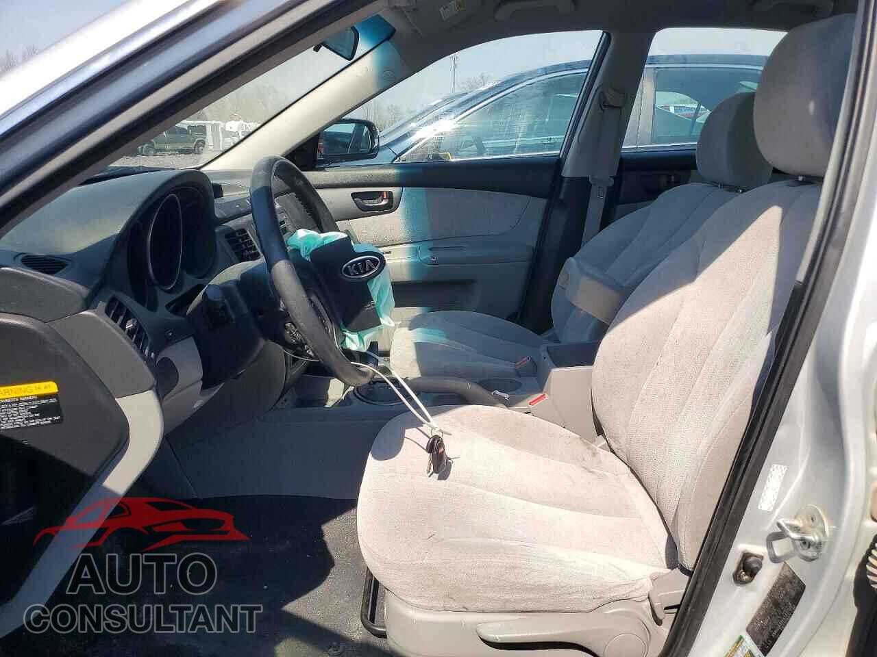 KIA OPTIMA 2010 - KNAGG4A8XA5437530