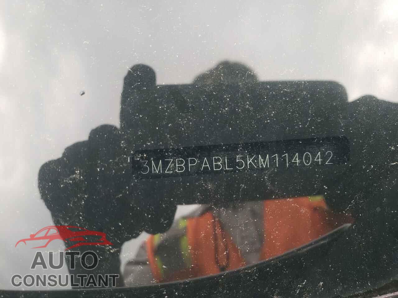 MAZDA 3 2019 - 3MZBPABL5KM114042