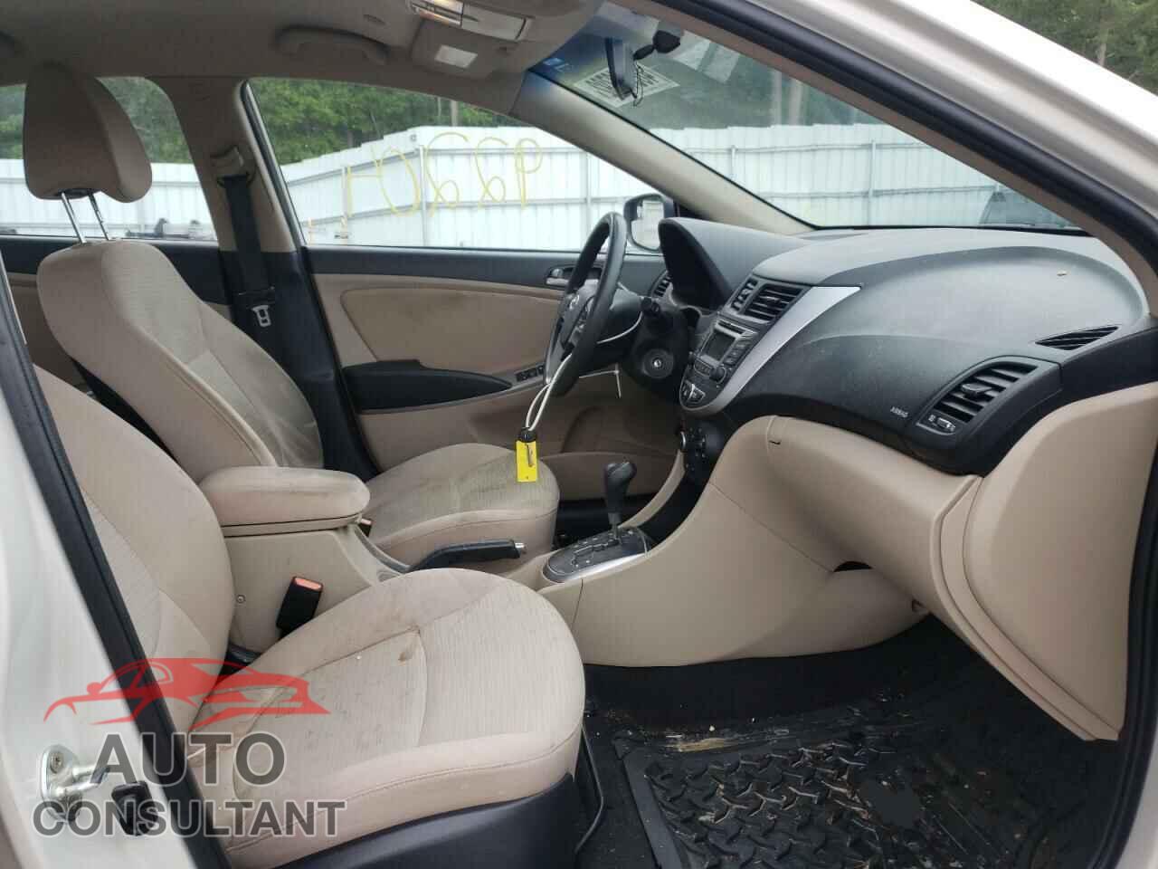 HYUNDAI ACCENT 2016 - KMHCT4AE2GU147621